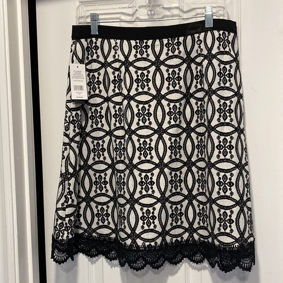 βοΈ 2X Host Pick βοΈ NWT - Isaac Mizrahi Black White Scalloped Lace Skirt Sz M* - Picture 9 of 12